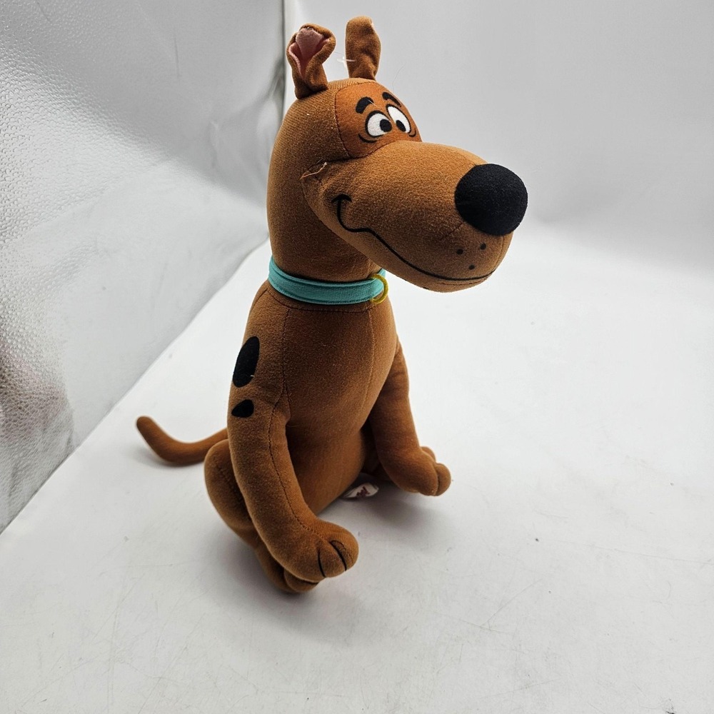 Toy Factory Scooby-Doo Plush Stuffed Animal Toy 13" Brown Dog Sitting Cartoon